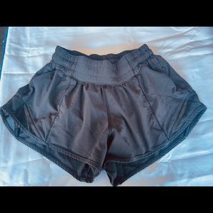 Lululemon Shorts 2.5” - black - Size 2